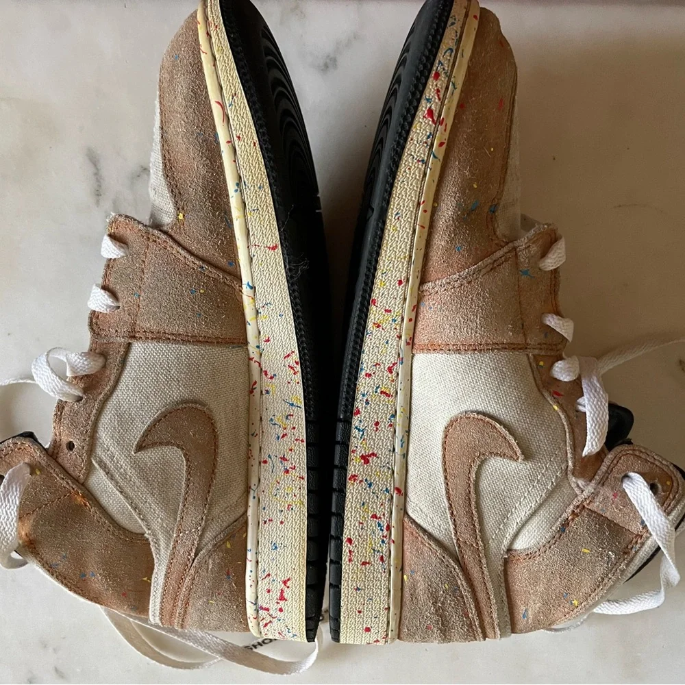 Nike Kids High-Top Sneakers in Beige, Black, Tan with Multicolor Speckle